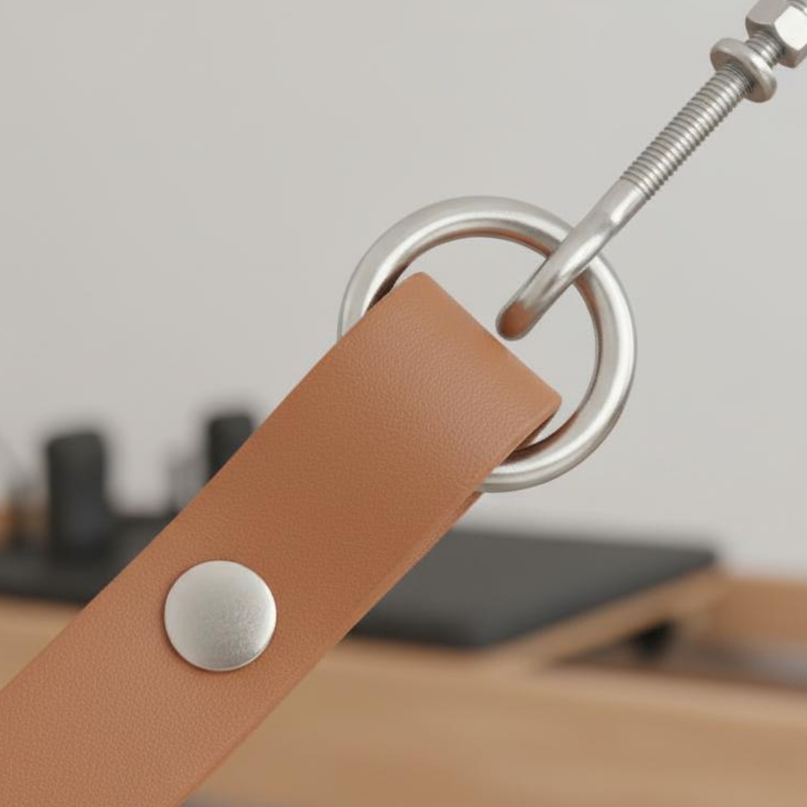 Reformer Double Loop Strap Adj - Pilates & Yoga Unleashed Studio recension och pris
